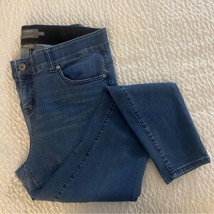 Torrid Bombshell Skinny Premium Stretch Jeans Comfortable Elastic Waistband. 16T